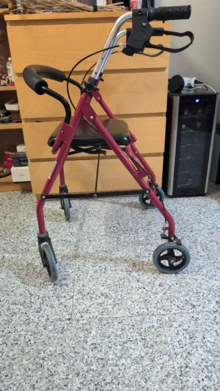 Andador aluminio plegable con asiento