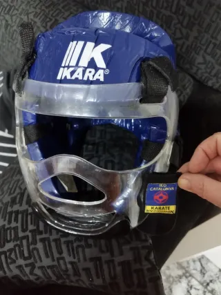 KIT KARATE-Guantes,Casco,espinilleras y cinturones