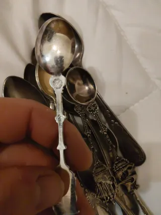 Juego de cucharas antiguas decoradas