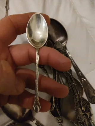 Juego de cucharas antiguas decoradas