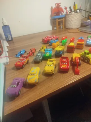 Lote de cochecitos de juguete