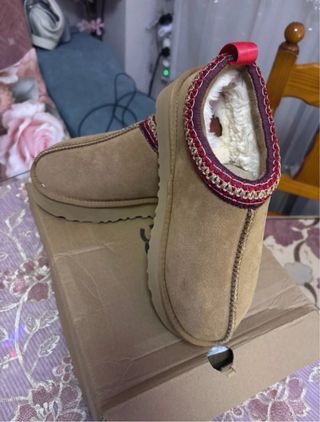UGG Zuecos Marrones Talla 37