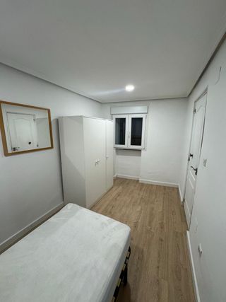 Se alquila habitación individual en casa molinera