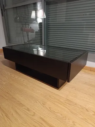 Mesa baja con cajones