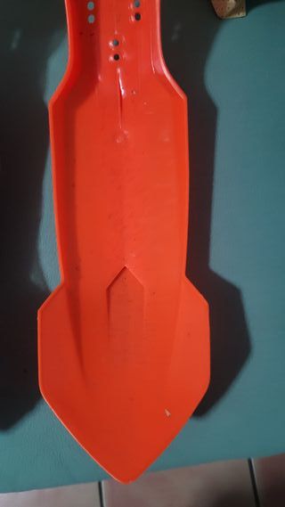 Guardabarros delantero negro