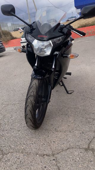 Honda CBR 125 R Sportbike Negra