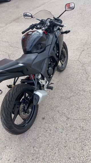 Honda CBR 125 R Sportbike Negra