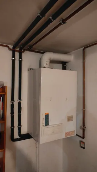 Caldera eléctrica Roca y radiadores de aluminio.