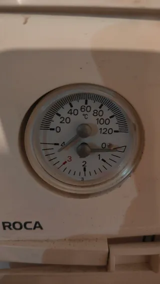 Caldera eléctrica Roca y radiadores de aluminio.