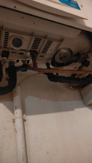 Caldera eléctrica Roca y radiadores de aluminio.