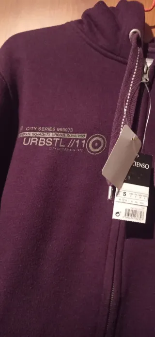 Sudadera burdeos unisex sin estrenar