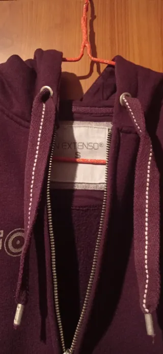 Sudadera burdeos unisex sin estrenar