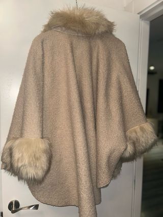 Poncho de pelo beige talla única