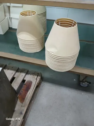 Lámparas Beige Plástico