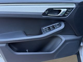 Porsche Macan T 265CV     2024