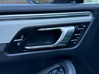 Porsche Macan T 265CV     2024