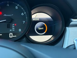 Porsche Macan T 265CV     2024