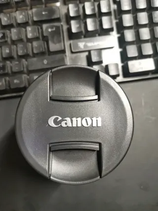 Canon EF-S 18-200mm Lente