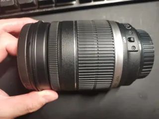 Canon EF-S 18-200mm Lente