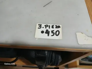 Mueble de madera con estantes y cajones