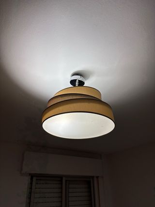 Lámpara colgante de tela y metal