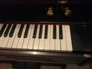 Armonium antiguo de madera URGE LA VENTA