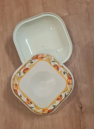 Caja de latón con diseño de naranjas