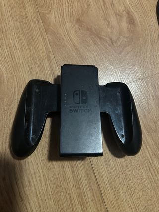 NINTENDO SWITCH + 8 JUEGOS + ACCESORIOS