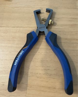 Alicate Pelacables Electrónicos