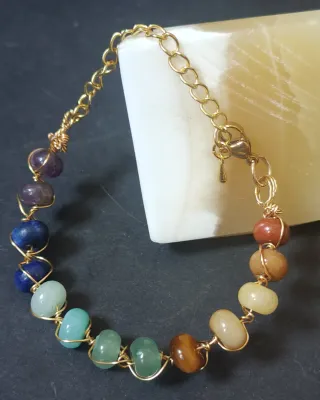 Bracciale artigianale pietre multicolore chakra