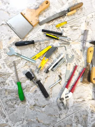 Lote de herramientas variadas