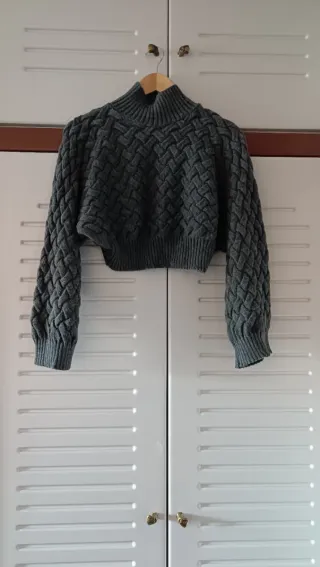 Jersey de punto gris cuello alto