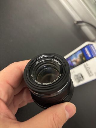 Objetivo Olympus M.Zuiko 45mm f/1.8 Negro