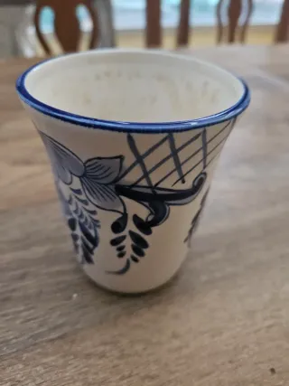 Bicchiere in porcellana decorato blu e bianco