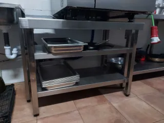 Mesa de acero inoxidable