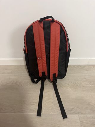 Mochila Under Armour Negra y Naranja
