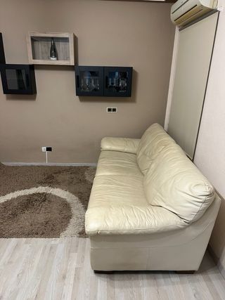 Sofá de piel 2-3 plazas beige