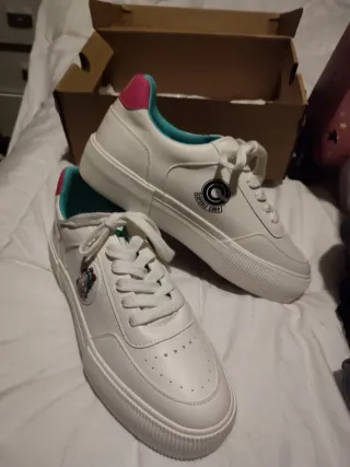 Zapatillas blancas Bulma