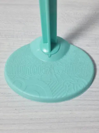 Peana muñeca Monster High Cleo de Nile Dead Tired