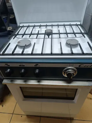 Cocina todo a gas con horno Corbero