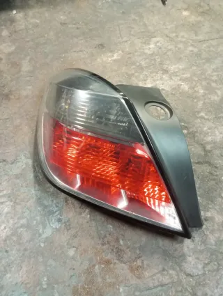 Piloto trasero izquierdo Astra H