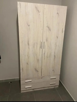 Armario de madera beige y gris