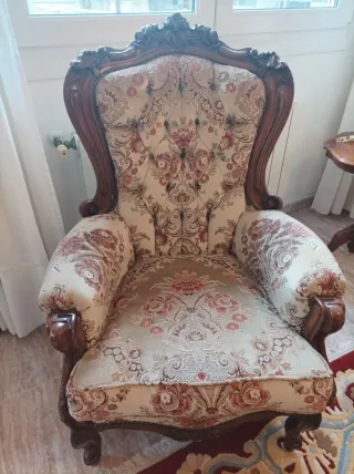 Muebles de salón antiguos de madera