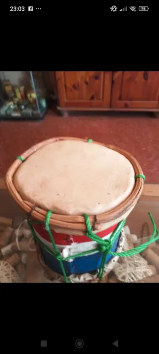 Tambora Dominicana Artesanal Pequeña