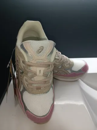 ASICS Sapatilhas bege e rosa