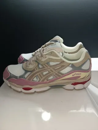 ASICS Sapatilhas bege e rosa