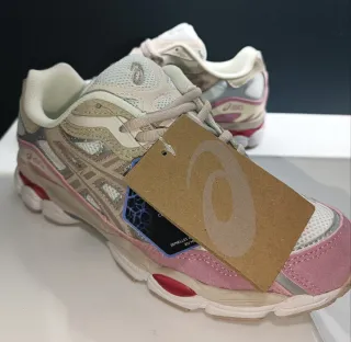 ASICS Sapatilhas bege e rosa
