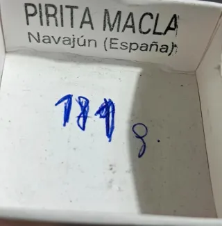Cubo di Pirite macla Spagna
