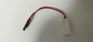 Cargador SkyRC y accesorios