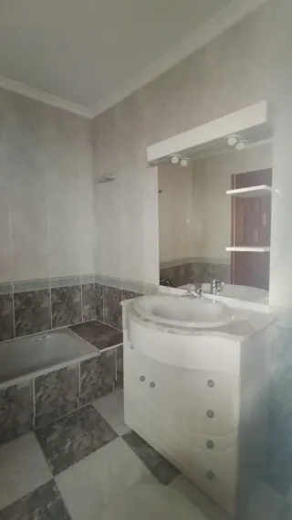 Lavabo de mármol y porcelana